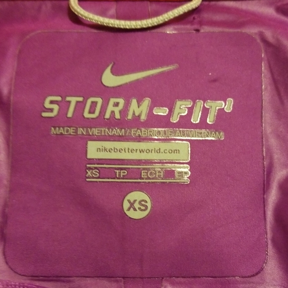 Nike storm-fit purple coat - Picture 3 of 3